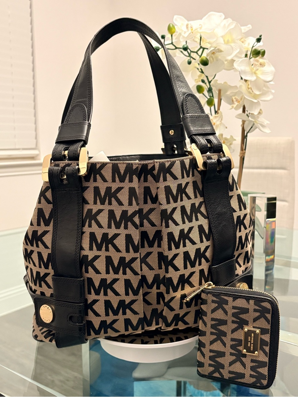 Michael Kors Black & Brown MK Logo Shoulder Bag & Matching Wallet - Picture 1 of 17